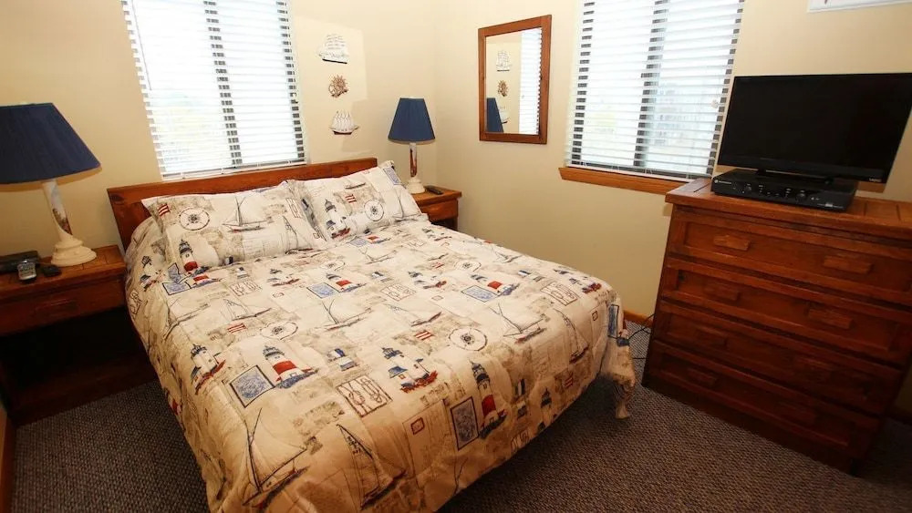 The B & B Inn - 6 Br Home