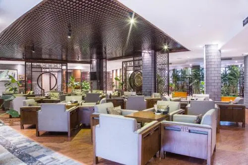 Chengdu Cloud Retreat Hotel(Dufu Thatched Cottage & Qingyang Palace Subway Station)