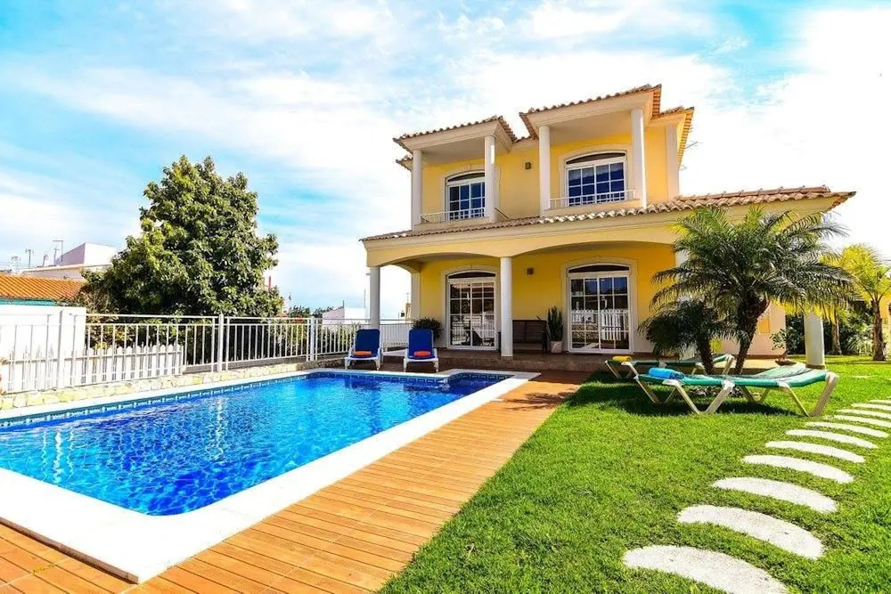 Villa With 3 Bedrooms in Armação de Pêra, With Wonderful sea View, Private Pool, Furnished Garden