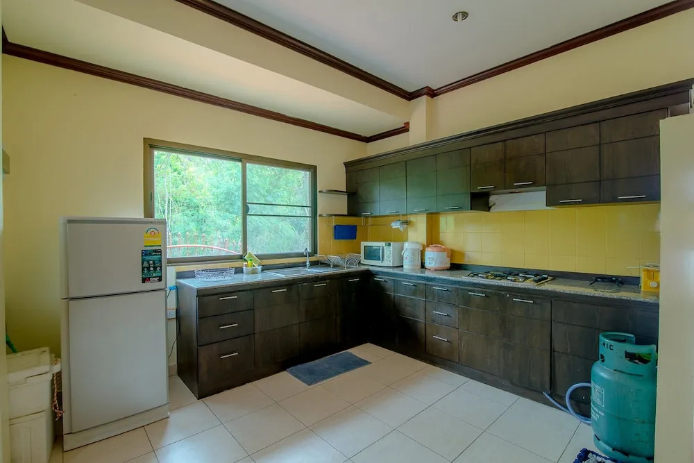 Baan Muang Pool Villa