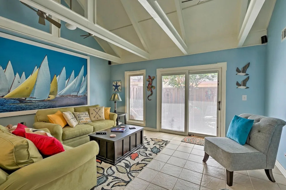 Resort Pool & Golf: Palmetto Dunes Beach Villa