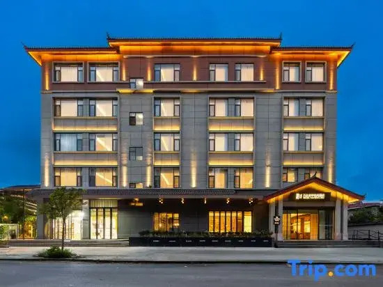 Lijiang Ancient Town Wanda Meihua Light & In Hotel