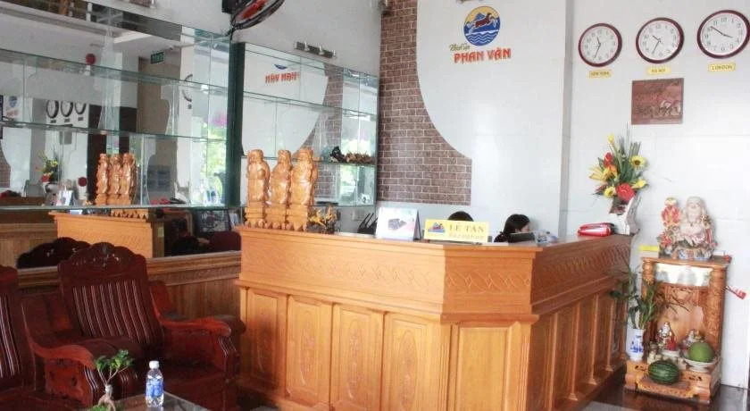 Phan Van Hotel