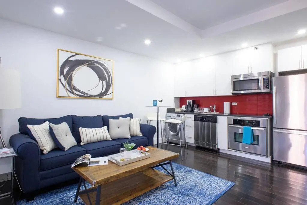 809-4b Studio Balcony W D Prime Location