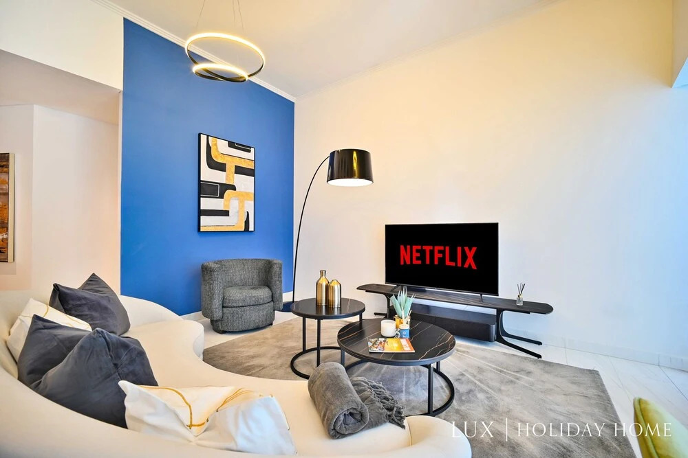 LUX Cayan Superior Suite 5 Dubai Marina