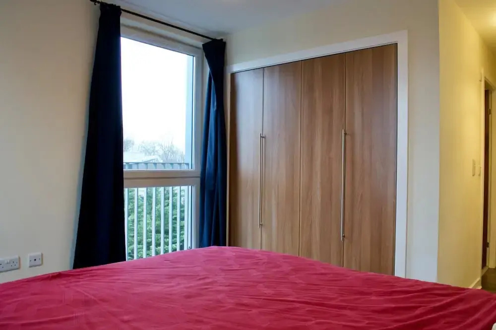 2 Bedroom Flat In Inverleith