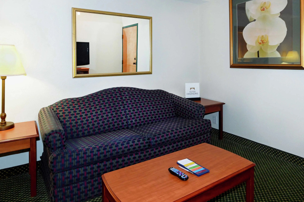 Hampton Inn By Hilton Chester South