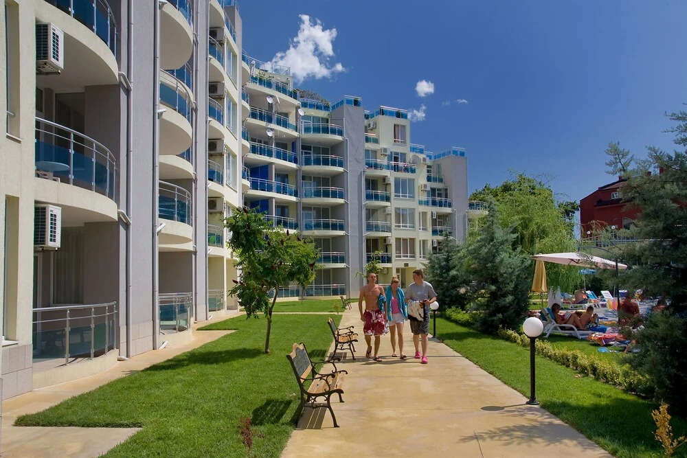 Oasis Suites Apartments and Studios