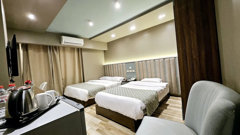 Grand Bayan Hotel & Apt at Nile Plaza