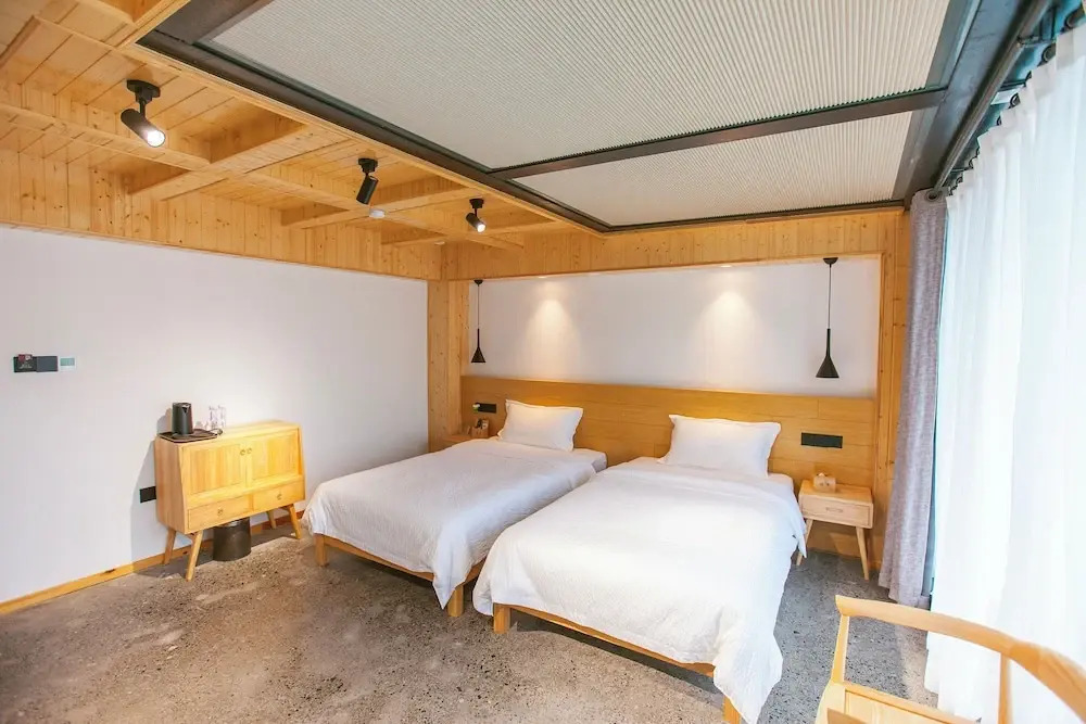 Tianmen Boutique Hotel-Free pickup from Tianmenshan-English services-Near the Tianmen Cableway