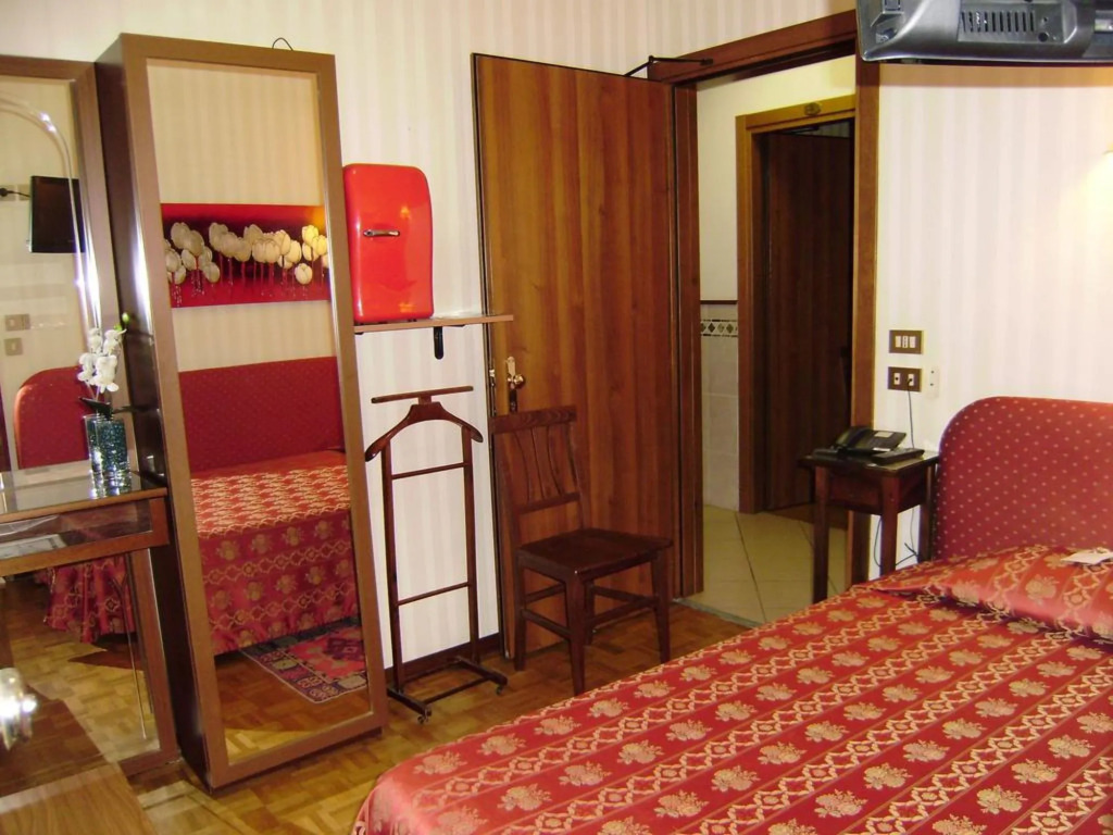 Hotel Italia City Center
