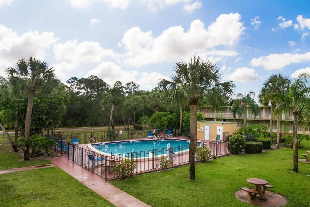 Red Roof Inn Vero Beach - I-95