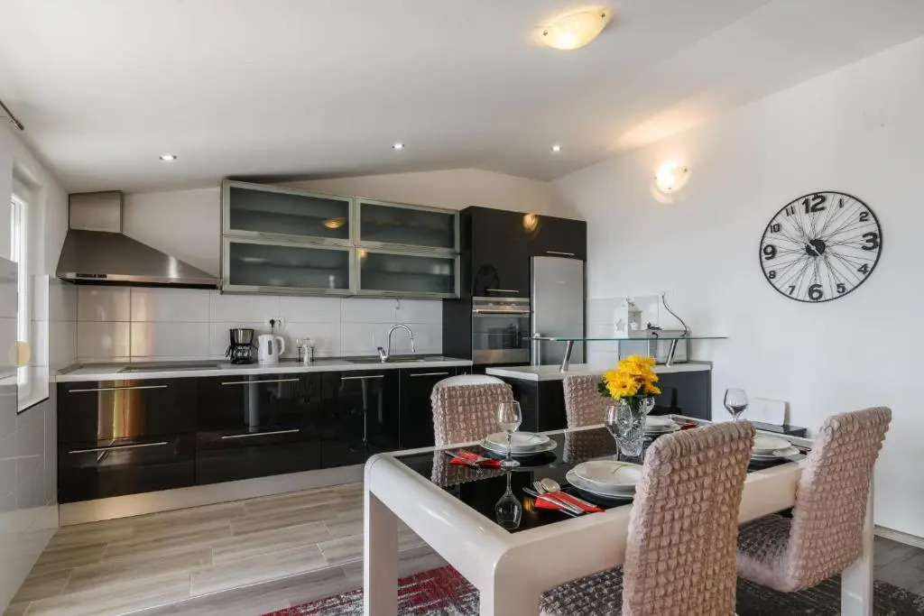 La Bodega Apartments