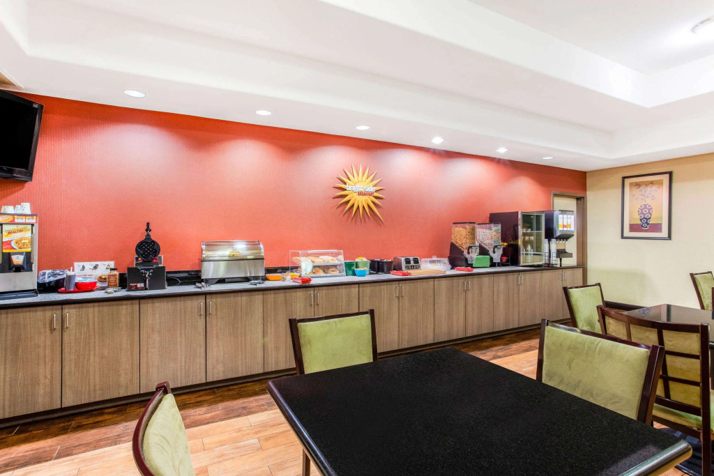 La Quinta by Wyndham Ennis