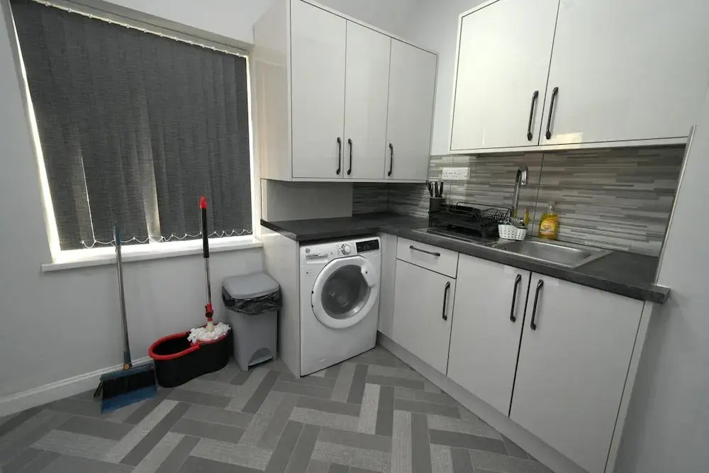 Telford - Apartment - Sleeps 5 - Flat 4
