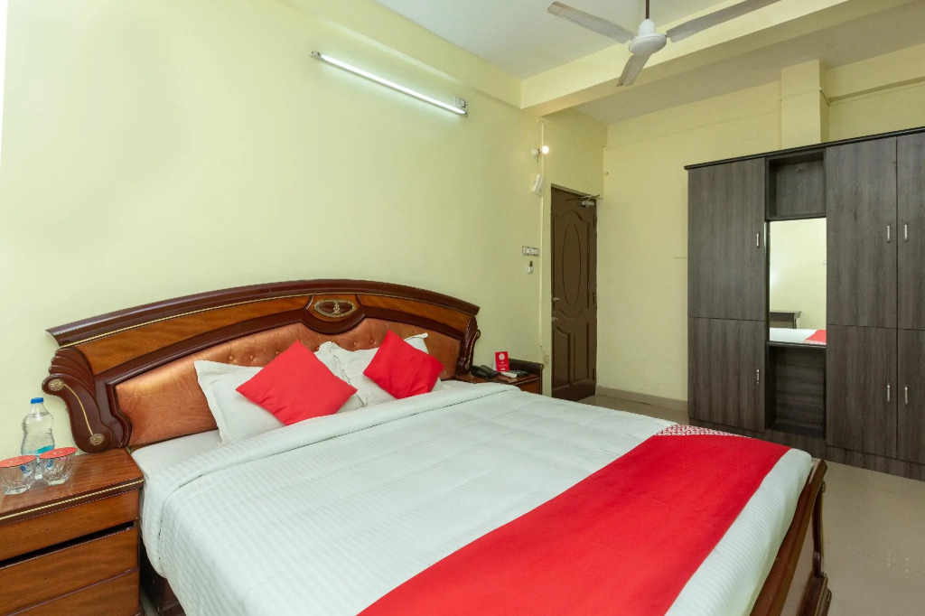 OYO Flagship 22408 Apple Tree Residency