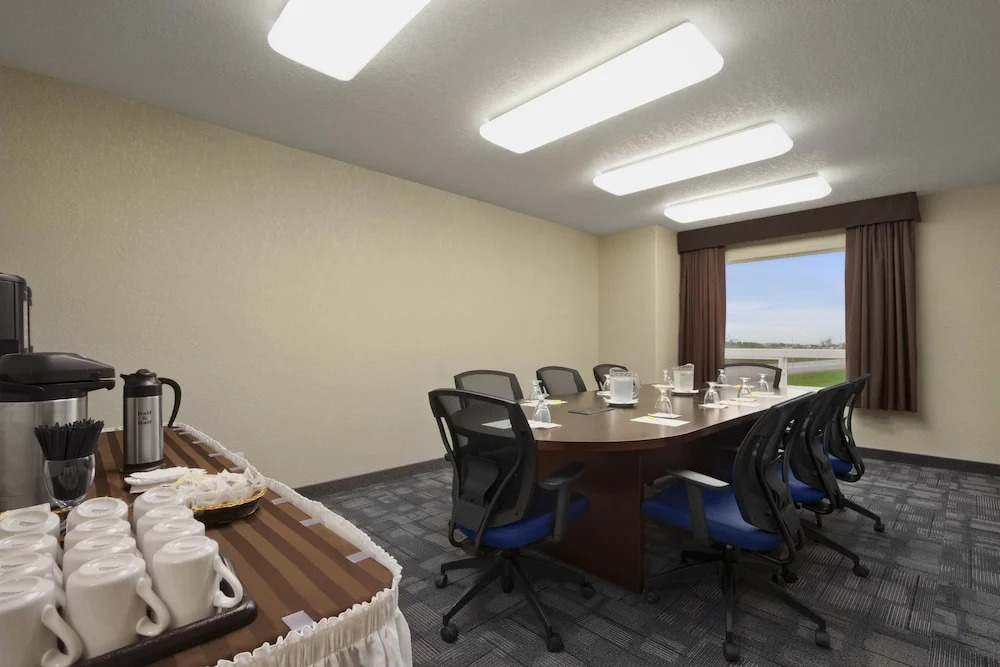 Days Inn & Suites Yorkton