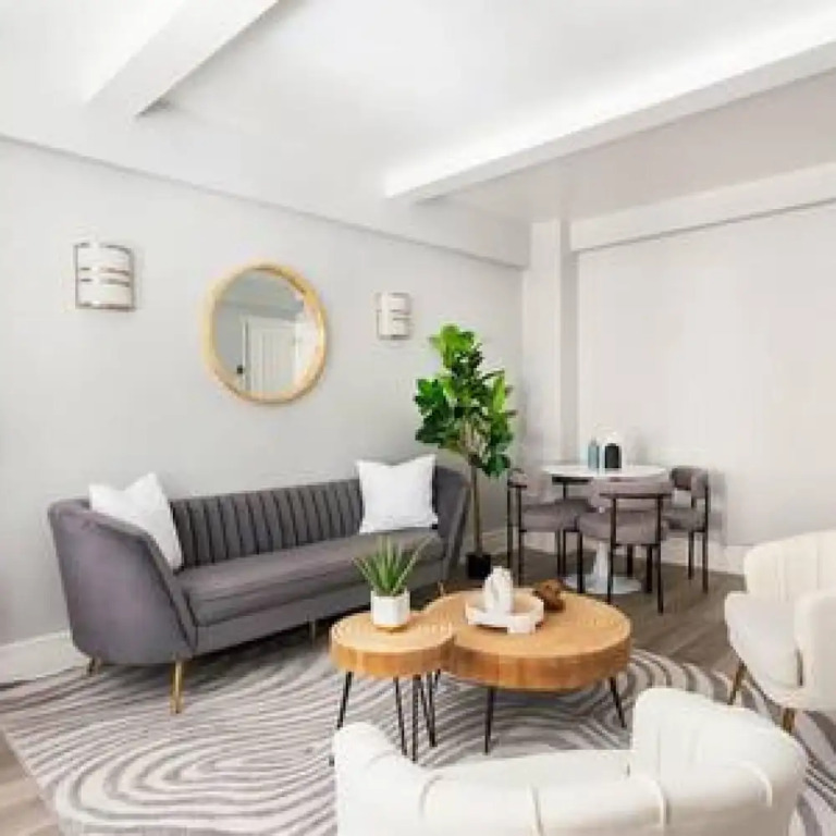 73-201 New 1BR 1bth UWS Doorman Gym