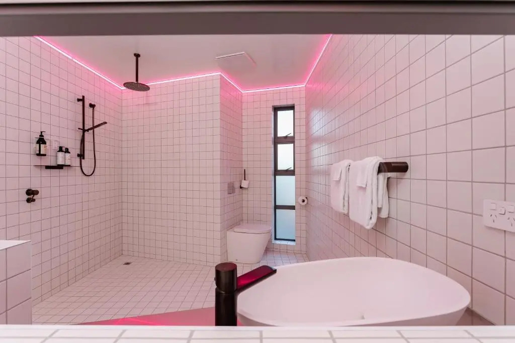 Quarters B2- Luxurious Studio