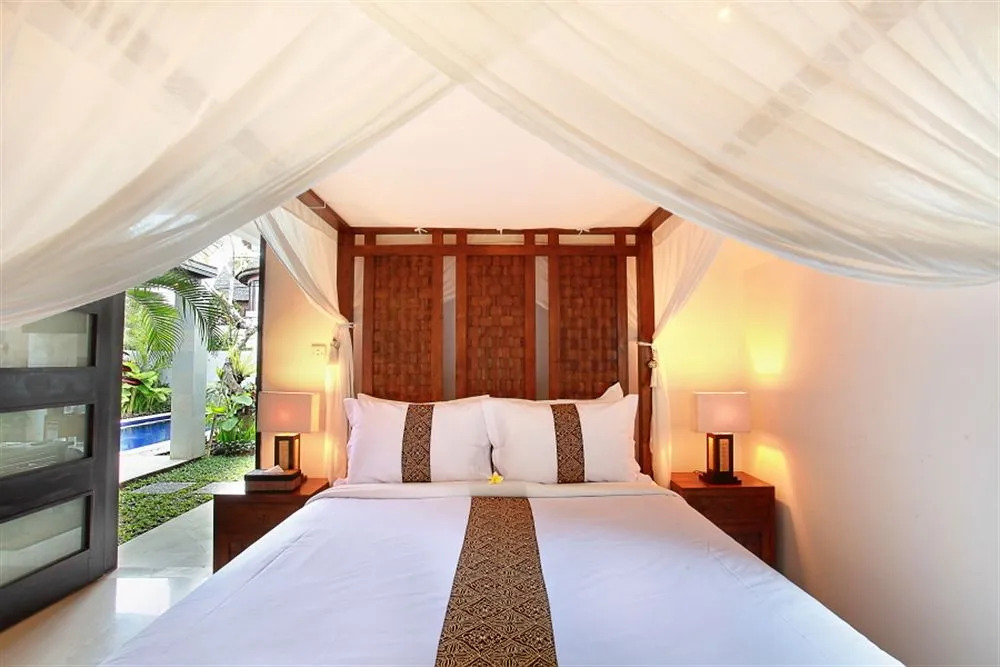 Villa Biru - 500m Batubelig beach