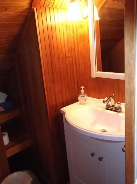 Cozy Cottage by the Sea - Y672