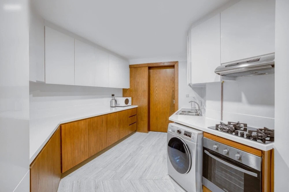 Cali Style 4 BR Penthouse Large Patio