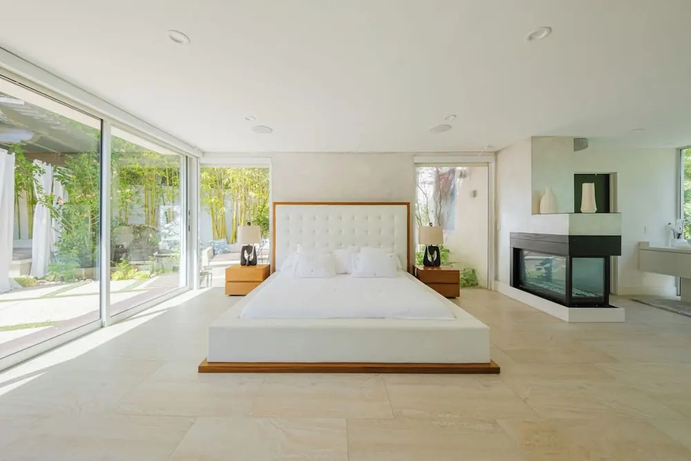 Zen Estate - Luxurious 5BR Beverly Hills Sanctuary With Pool & Canyon Views