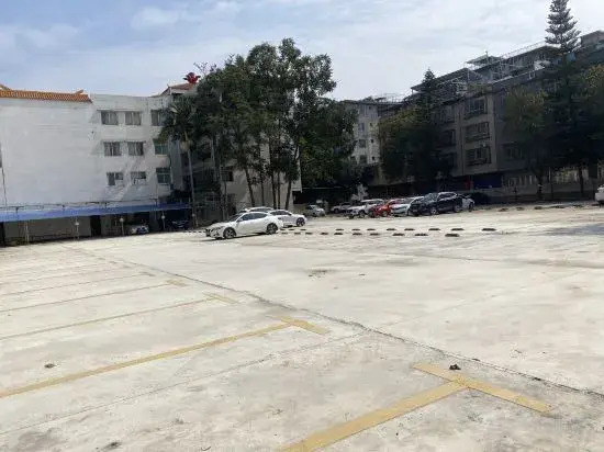 Linjiang Business Hotel (Chunyuan Road)