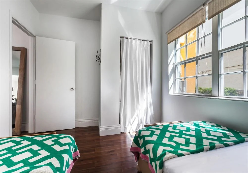 927 Jefferson Suites