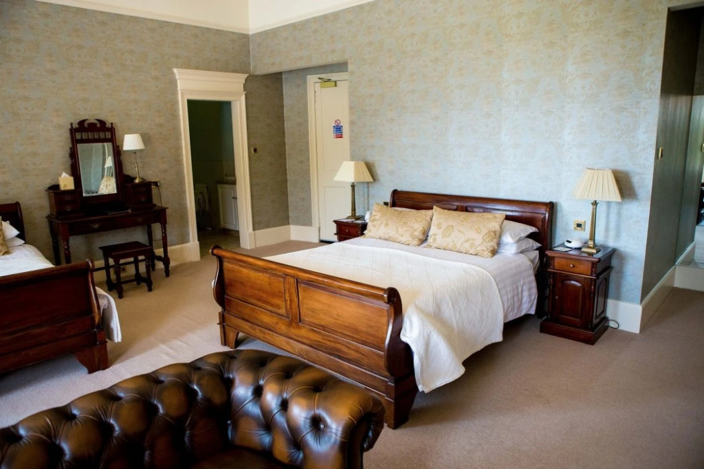 Cornhill Castle