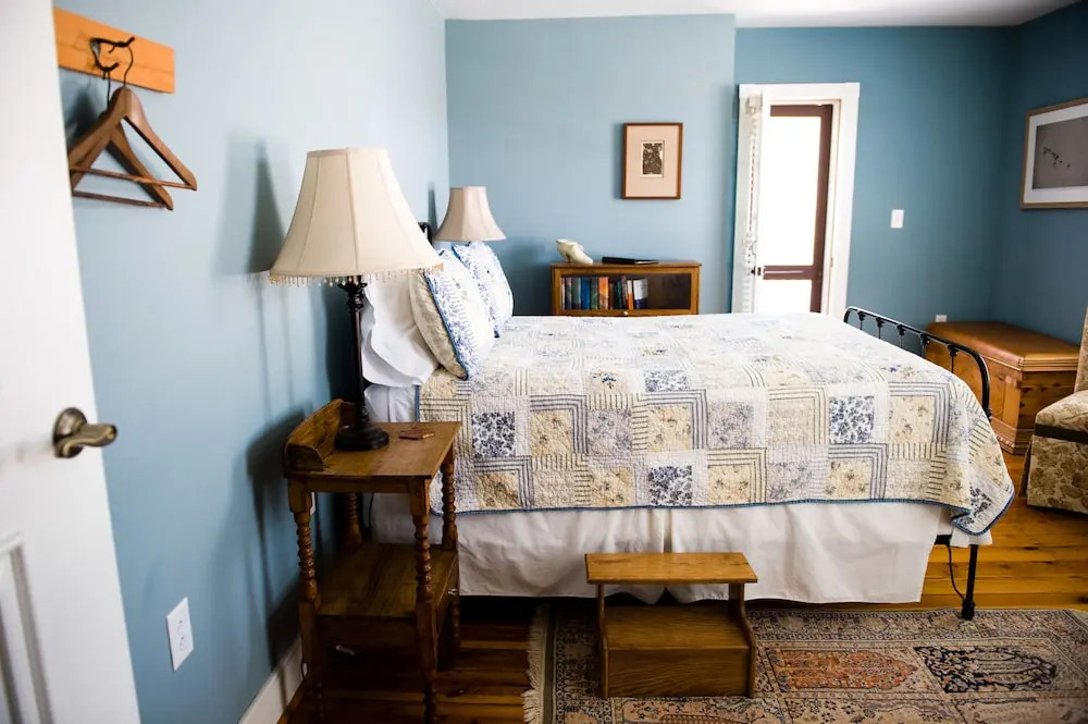 Hopkins Ordinary Bed, Breakfast and Ale Works