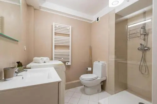 Massena Square - 1 Bdr Duplex With Ac
