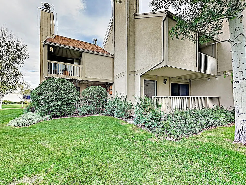 New Listing! Peaceful Villa W/ Loft & 2 Balconies Condo