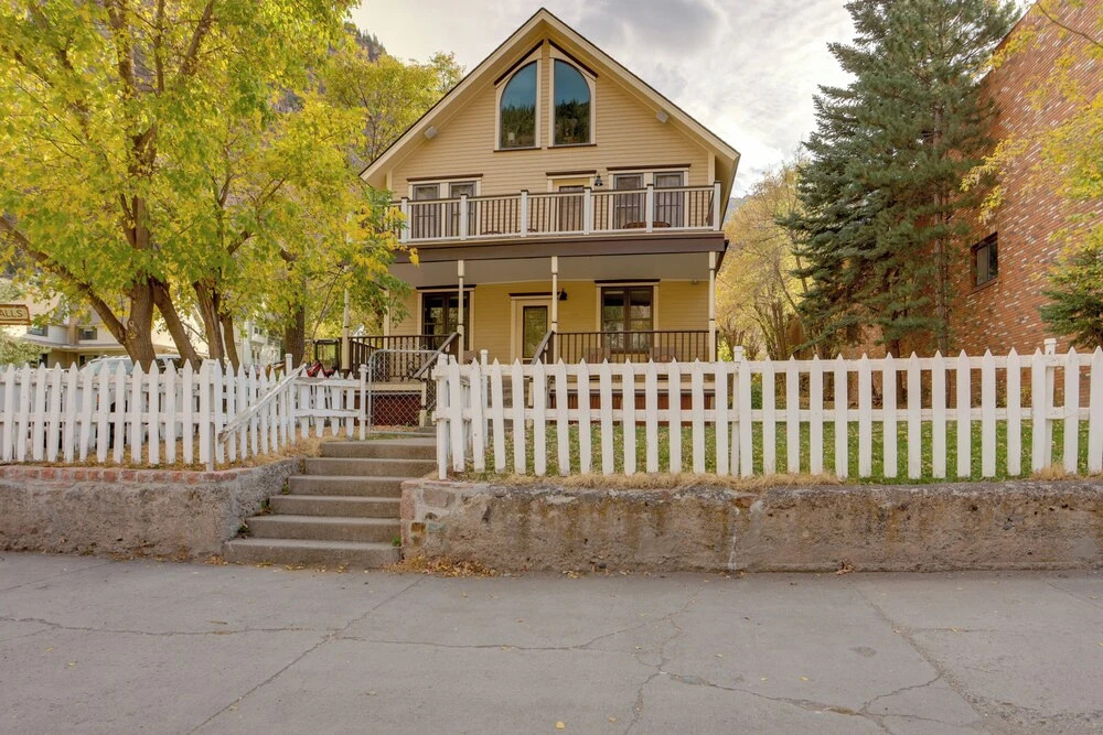 On Main Street: Ouray Getaway w/ Mountain Views!