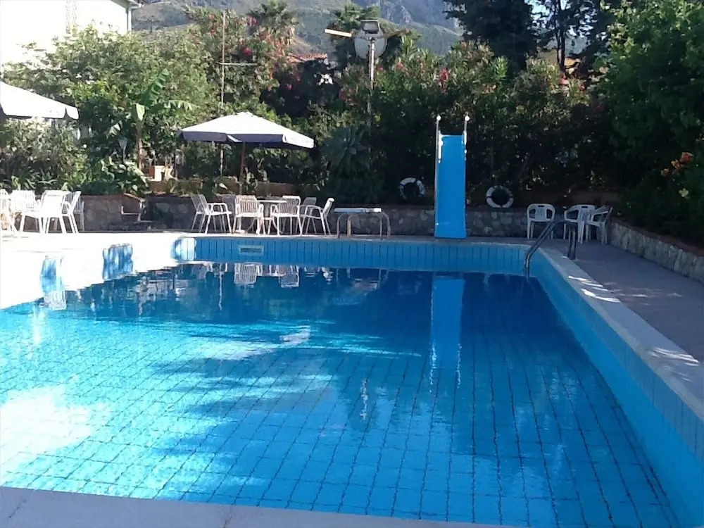 Panoramic Apartment in Villa With Pool and Garden Wi-fi