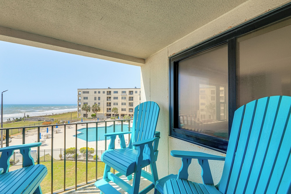 'the Lookout' Indian Beach Condo w/ Pool & Ocean