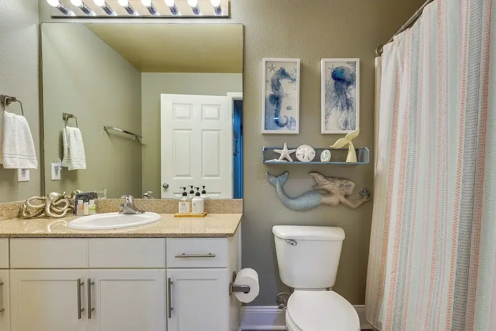 PCB Vacation Rental w/ Balcony & Beach Access!