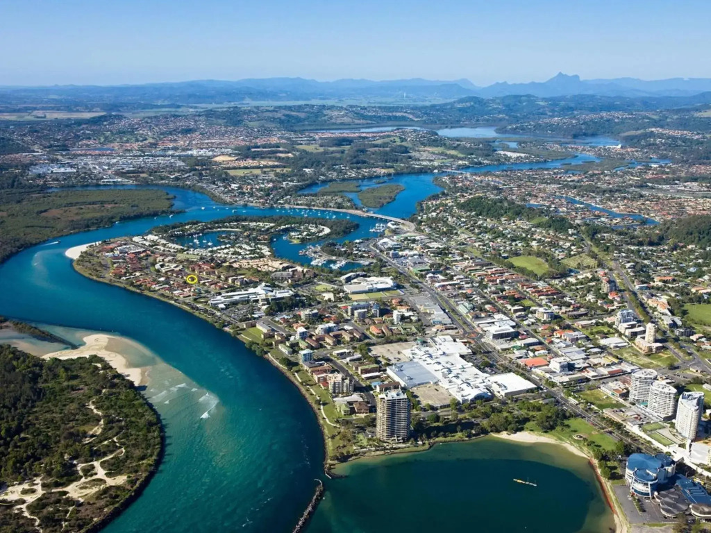 2/8 Banks Avenue - Easy walk to Tweed Heads Bowls club