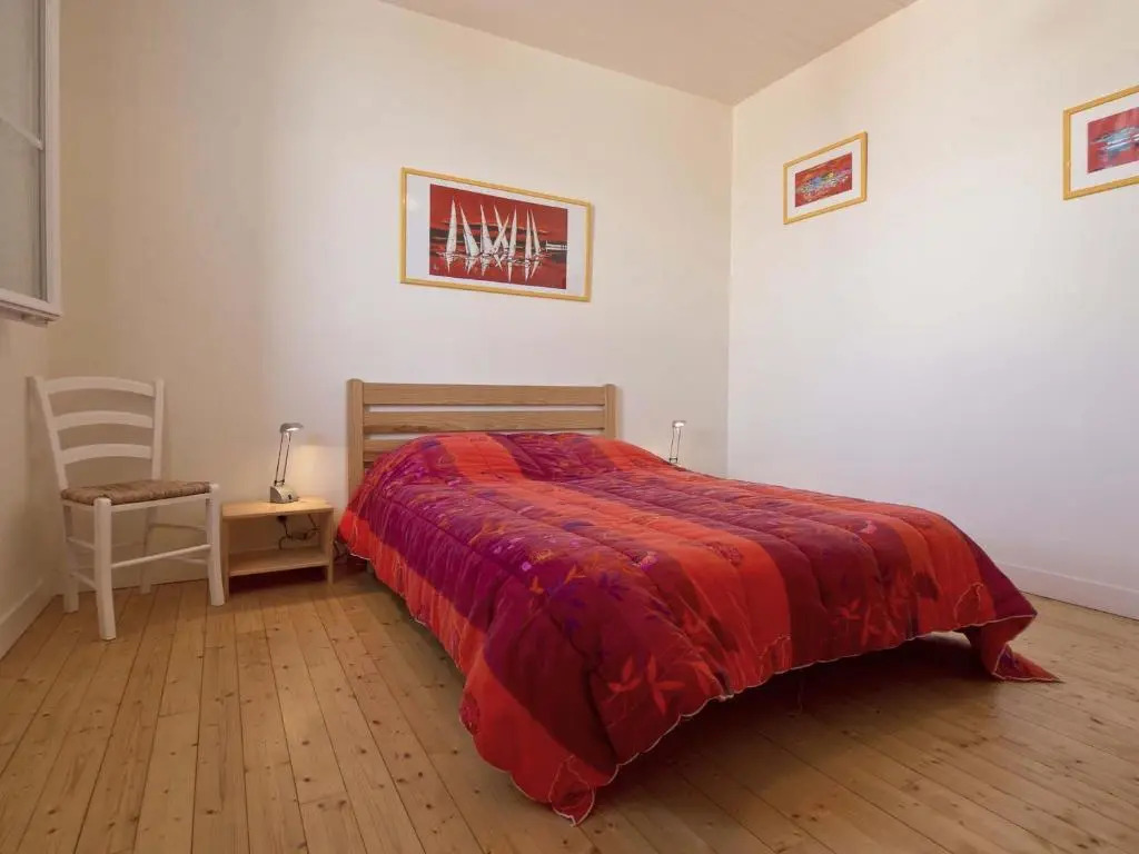 Maison de pêcheur typique à 400m du quai, proche plage, animaux bienvenus, WiFi en option - FR-1-92-671
