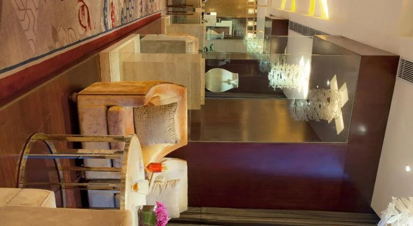 Glory Charm Hotel