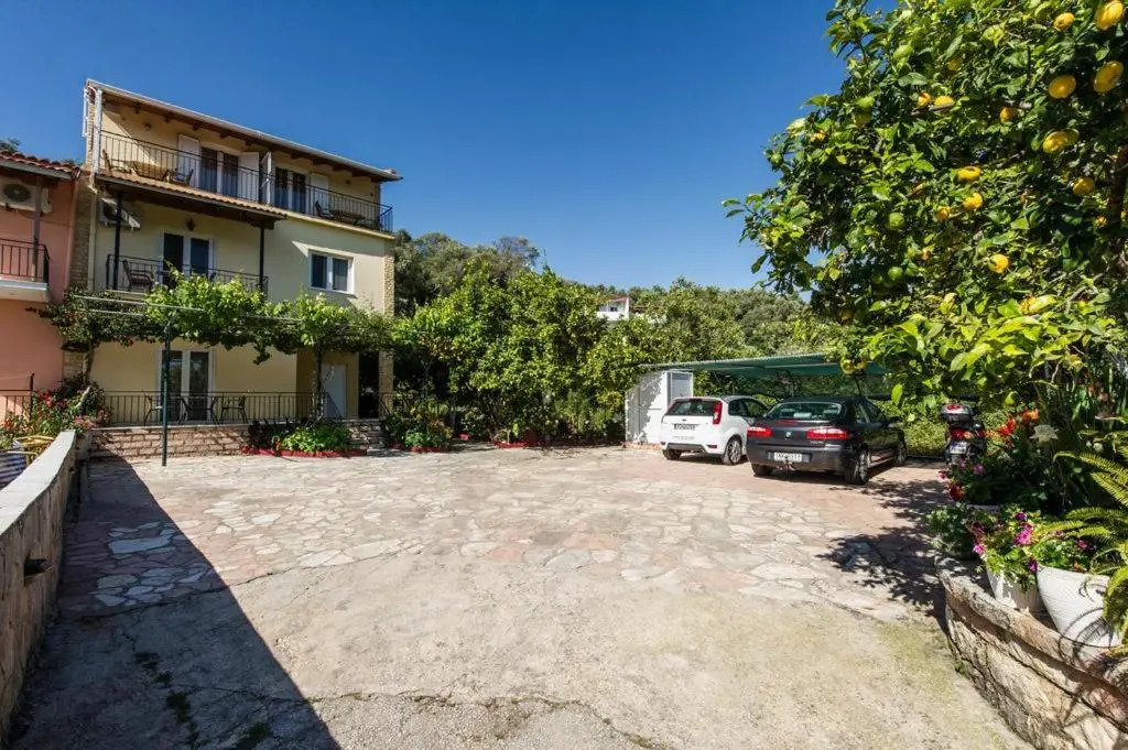 Kefalas Apartments