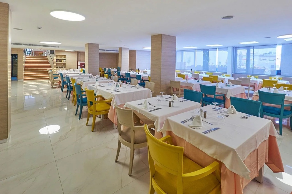 Aparthotel y Hotel Paguera Beach