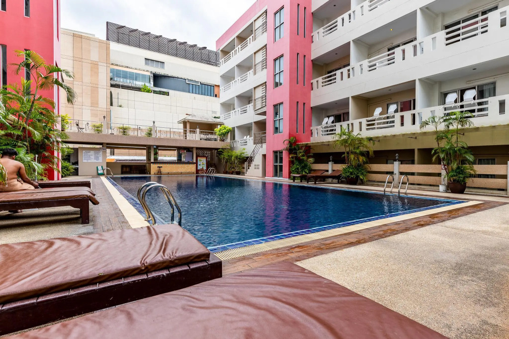 Eastiny Place Hotel