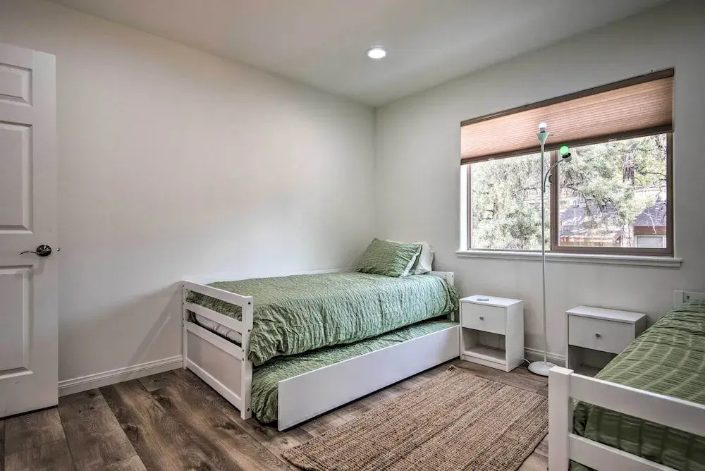 Pine Mountain Club Villa w/ Sauna, Deck + Views