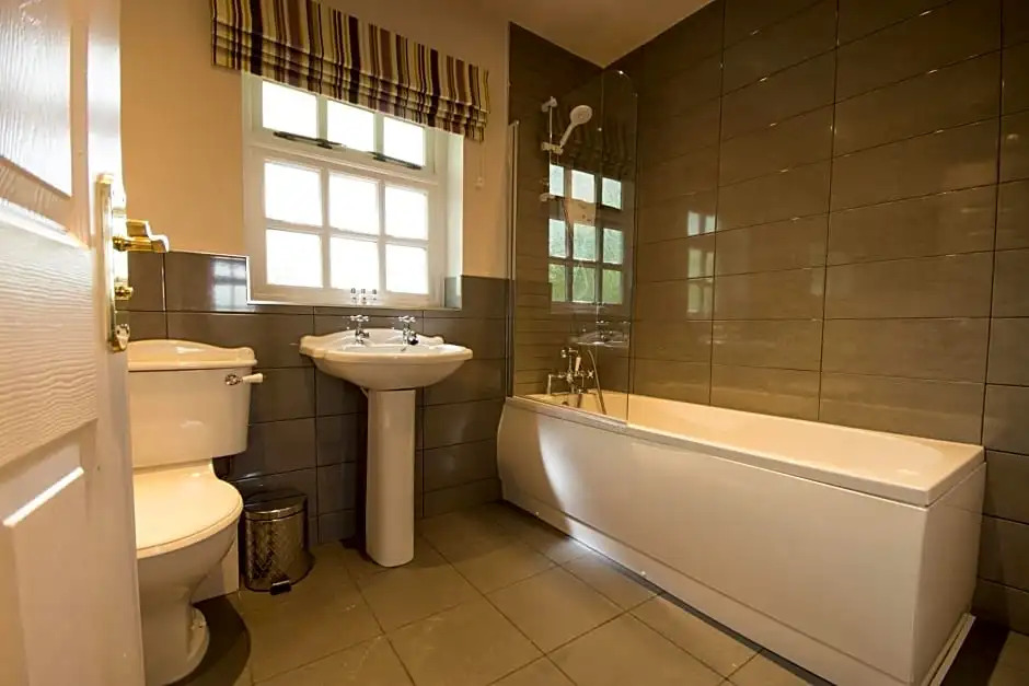 Tissington Cottage- Darwin Lake Holiday Village