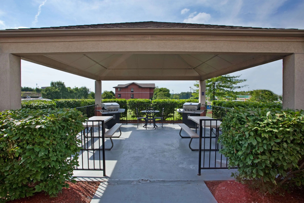 Sonesta Simply Suites Pittsburgh Airport