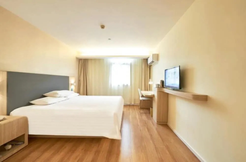HanTing Hotel (Guangyuan Central Hospital Maternal and Child Branch)