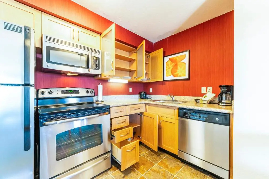 Metro PHX Upstairs 2bd sleeps 6 heated pool PETS ALLOWED