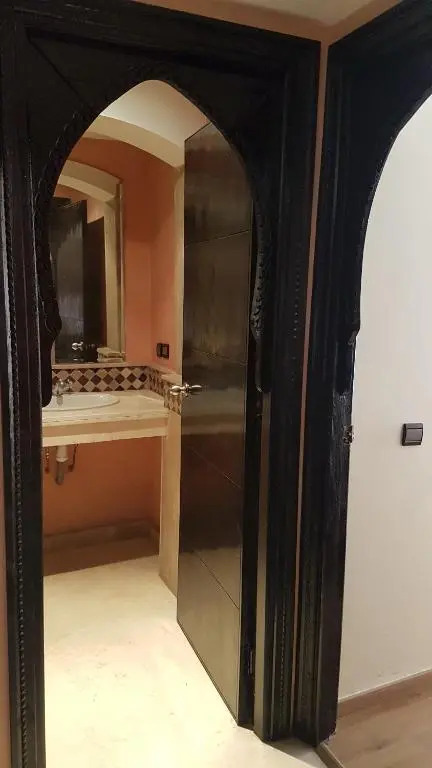 Luxury apartment 2 in the heart of Gueliz, Wifi, Pool