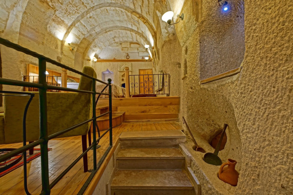 La Casa Cave